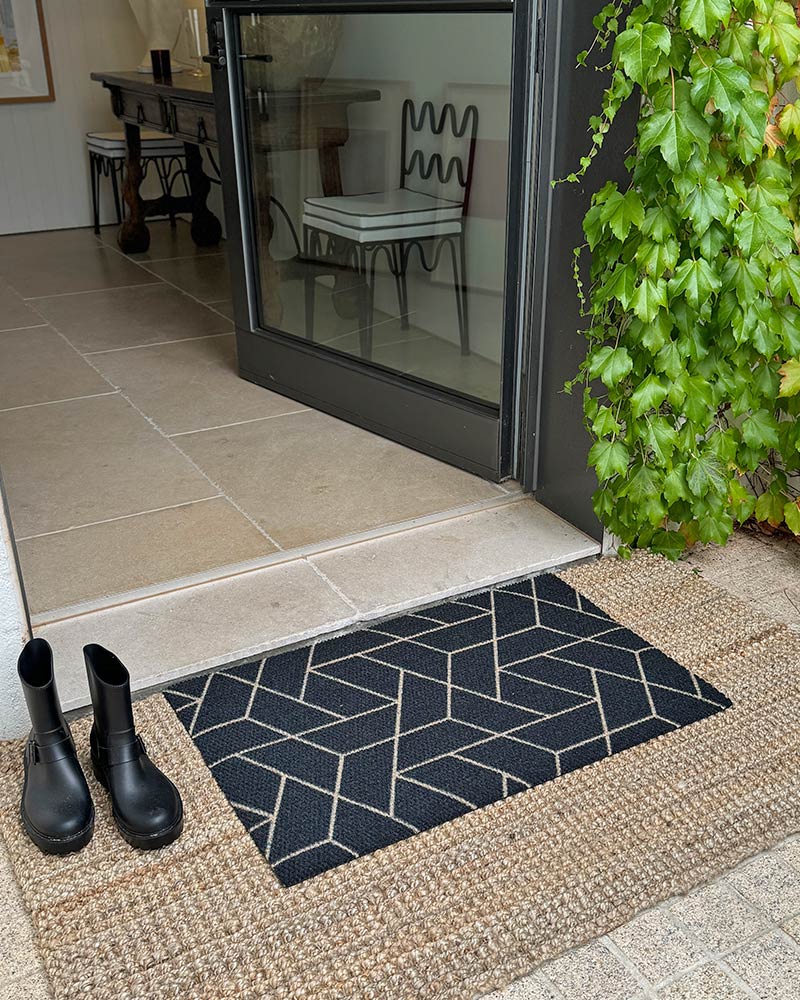 Everlast Printed Triangular Doormat